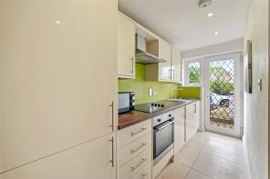 2, 179a Riverview Cottages, Uxbridge Road, Rickmansworth WD3 7DW