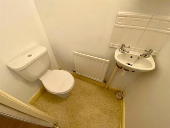 2 bed Semi-Detached to rent Image 6