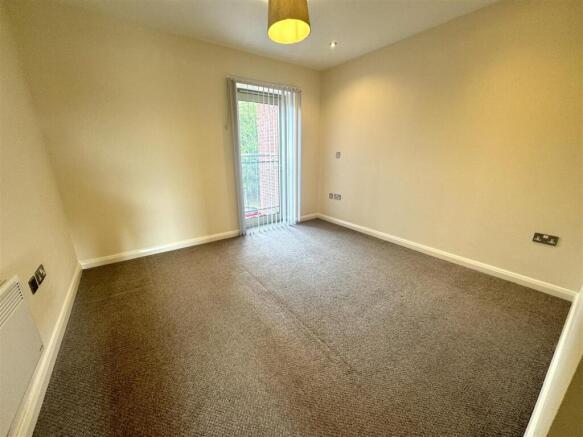 1 bed Apartment to rent Image 4