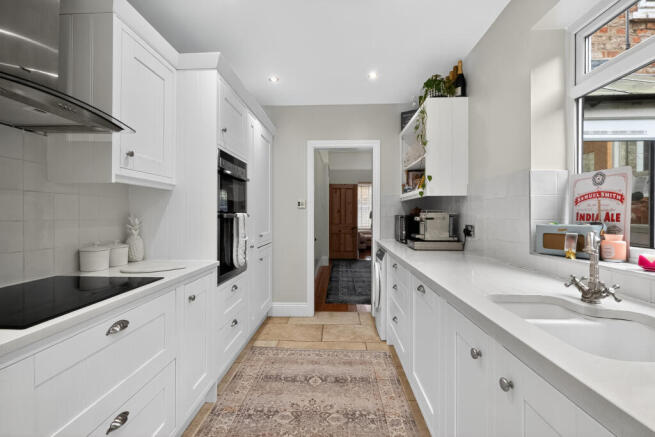 4 bed Terraced for sale Image 12