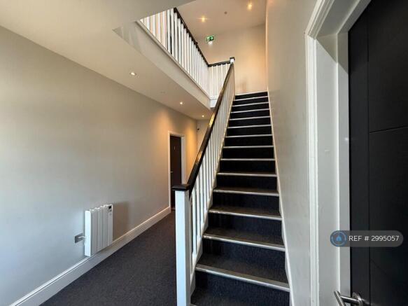 2 bed Flat to rent Image 8