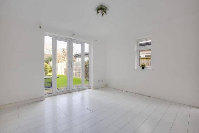 6 Kingfisher House, Dedmere Road, SL7 1PG-4