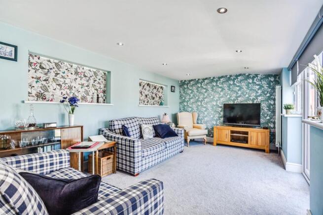 2 bed Detached Bungalow for sale Image 8