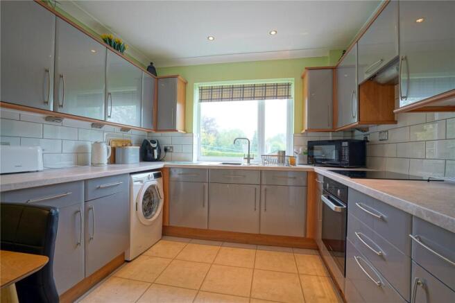 2 bed Bungalow for sale Image 5