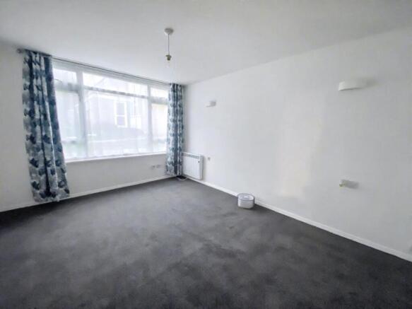 6 greathurst sitting room.jpg