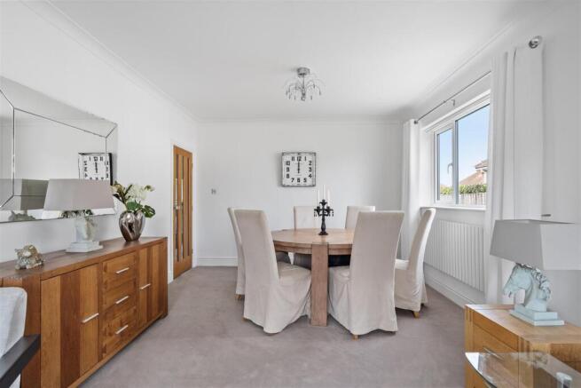 4 bed Detached Bungalow for sale Image 9