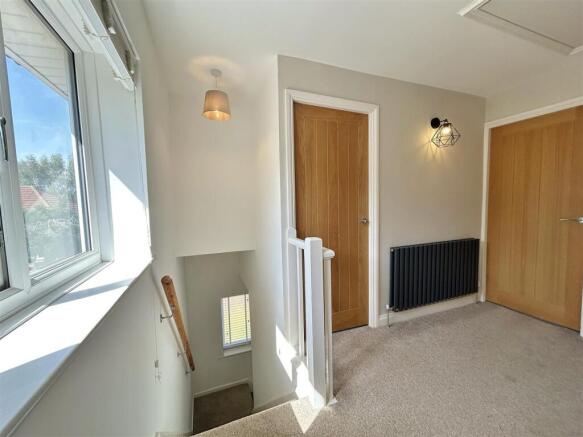 3 bed Semi-Detached for sale Image 12
