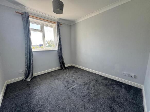 4 bed Detached to rent Image 12