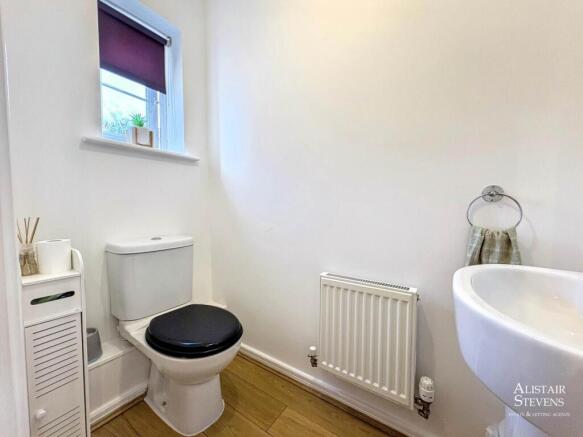 3 bed Town House for sale Image 5