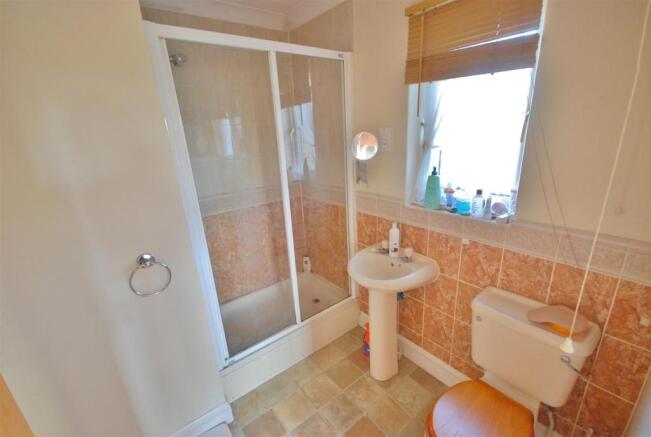 EN SUITE: