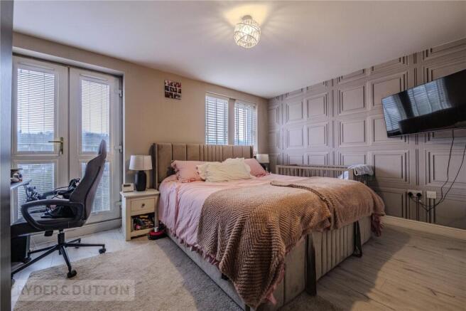 5 bed Terraced for sale Image 12