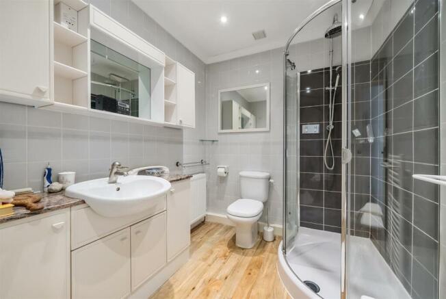 Shower room 1