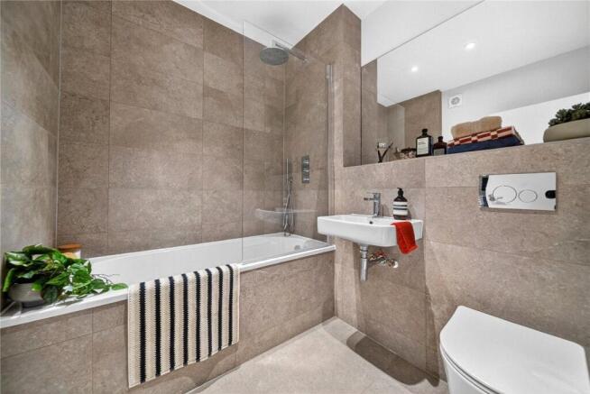 3 bed Town House for sale Image 11
