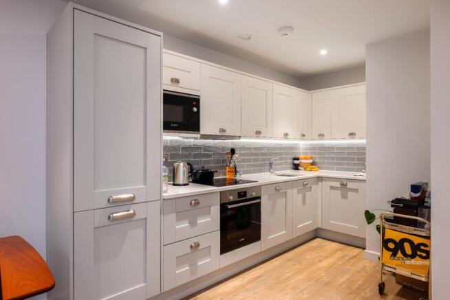 2 bed Flat to rent Image 4