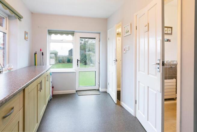 4 bed Detached for sale Image 10