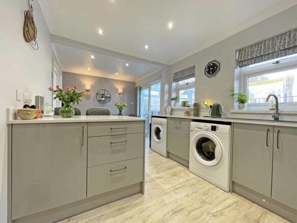 Rydal Close 5 - Kitchen 4.jpg