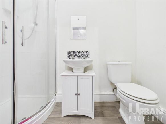 3 bed House to rent Image 11