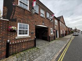 Lady Hamilton Cottage, St Thomas's Street, Portsmouth PO1 2EZ