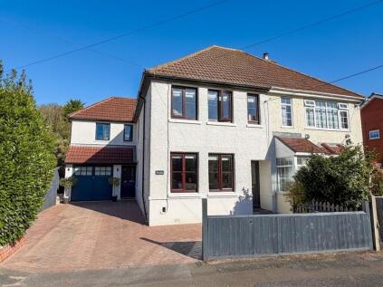 Calshot Road, Fawley, SO45