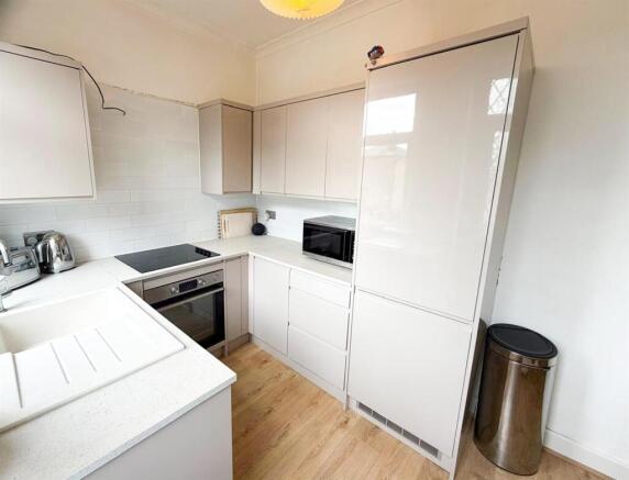2 bed Terraced for sale Image 6