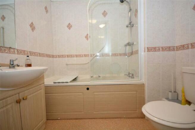 2 bed Apartment for sale Image 8