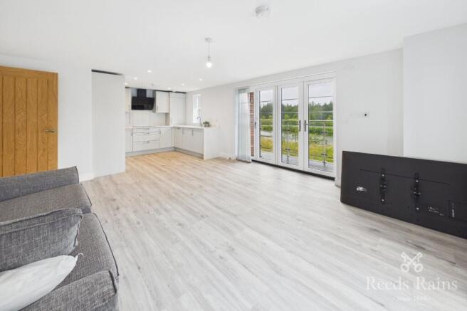 2 bed Apartment to rent Image 8