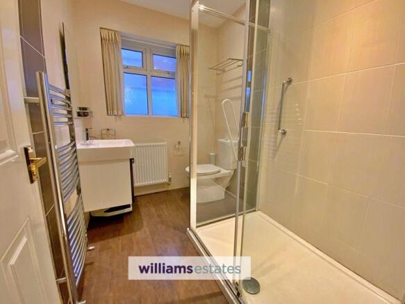 modern shower room 