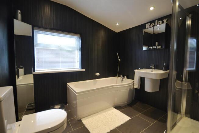5 bathroom.jpg
