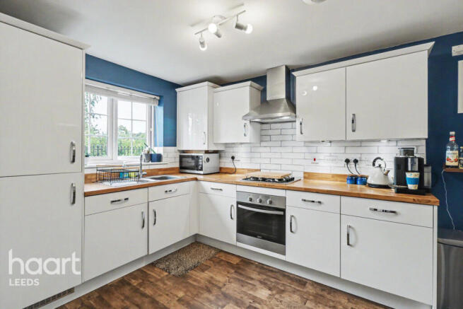 3 bed Town House for sale Image 4