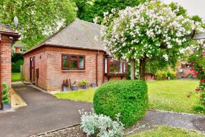 10, Bowling Court, Henley-on-thames RG9 2LE