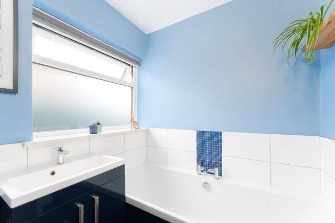 2 bed Semi-Detached Bungalow for sale Image 7