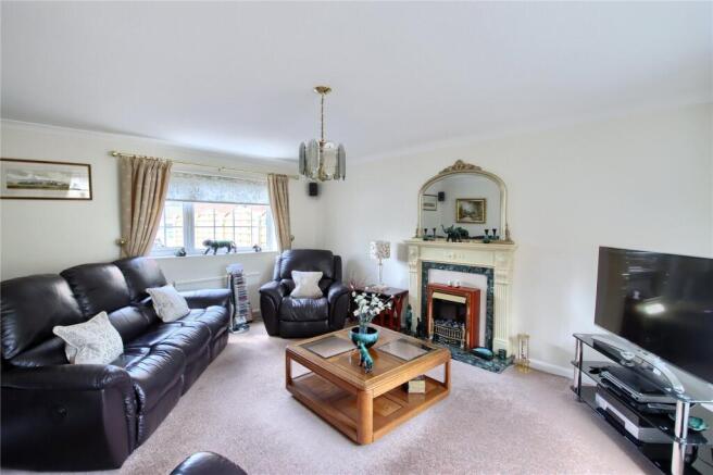 4 bed Detached for sale Image 4