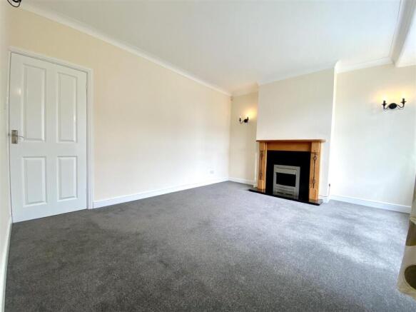 3 bed Semi-Detached for sale Image 5