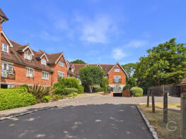 Flat 16, Upcross House, Upcross Gardens, Reading RG1 6PN