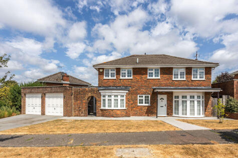 Leyton Lea, Cuckfield