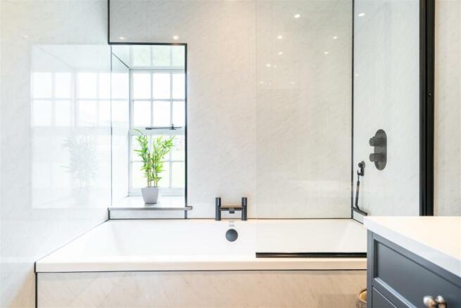 Bathroom-5.jpg
