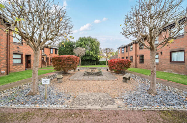 1372245-5-68fa02a...