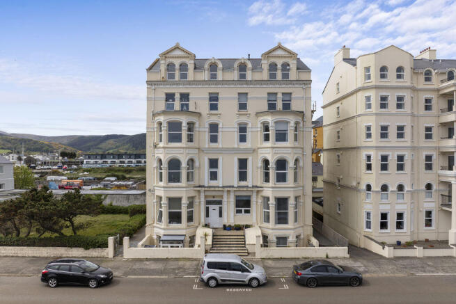 3-bed flat on Flat 19/20 Isle of Alanis, Mooragh Promenade, Ramsey, £199,950