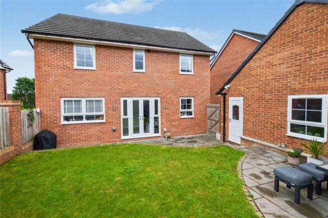 4 bed Detached for sale Image 11
