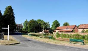 1, Manor Farmyard, Devizes SN10 4BA