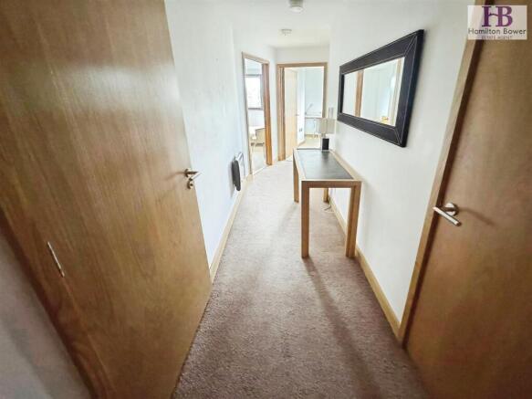 2 bed Apartment to rent Image 8