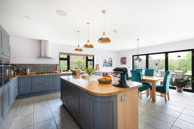Kitchen/Dining