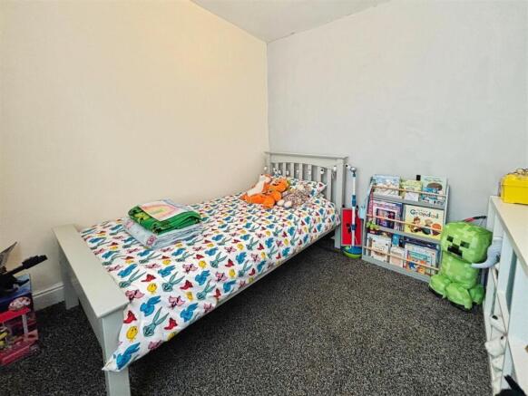 3 bed Town House for sale Image 12