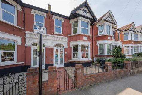 Hale End Road, Highams Park