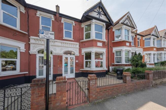 Hale End Road, E4