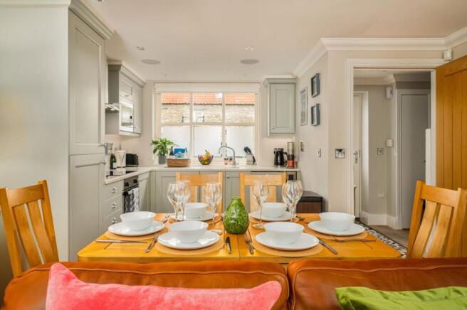 3 bed Semi-Detached for sale Image 9