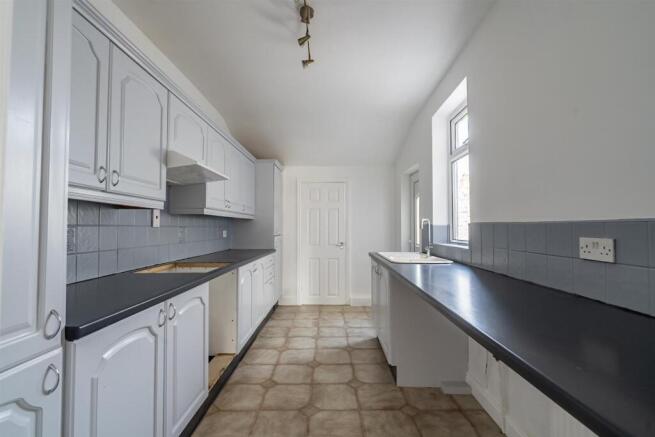 3 bed Terraced for sale Image 4