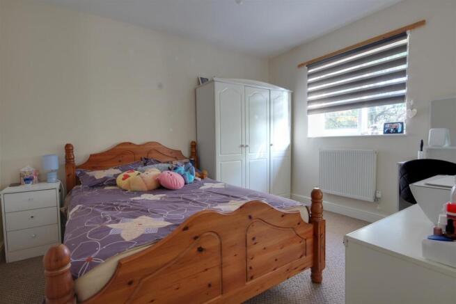 3 bed Terraced for sale Image 8