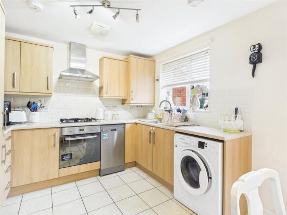 Yew Tree Road, Brockworth, Gloucester, Gloucestershire, GL3 photo 4