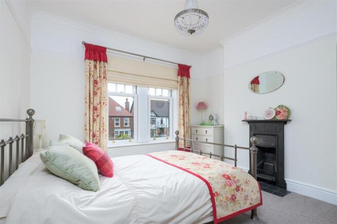 BEDROOM 4